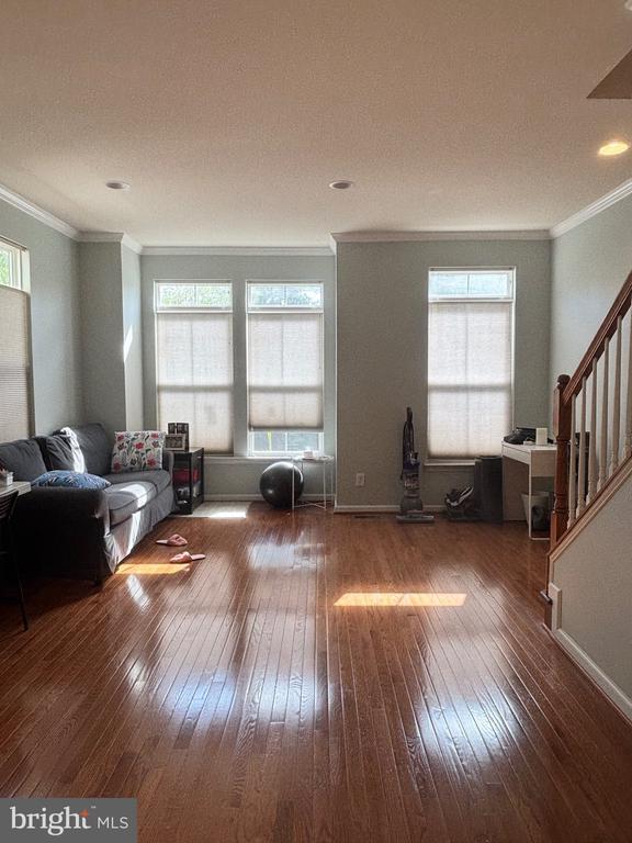 Building Photo - 9462 Canonbury Square