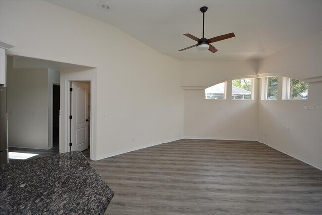 Building Photo - 18 Wellwater Dr