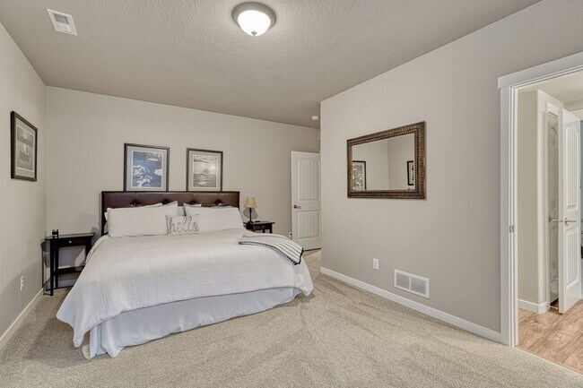 Building Photo - LUXIOUROUS 6 BED/6 BATH HOME IN SANCTUARY ...