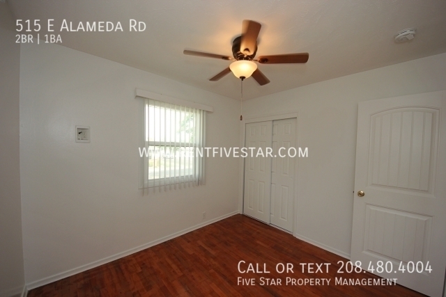 Building Photo - Cozy Upstairs Apartment Available! Visit r...