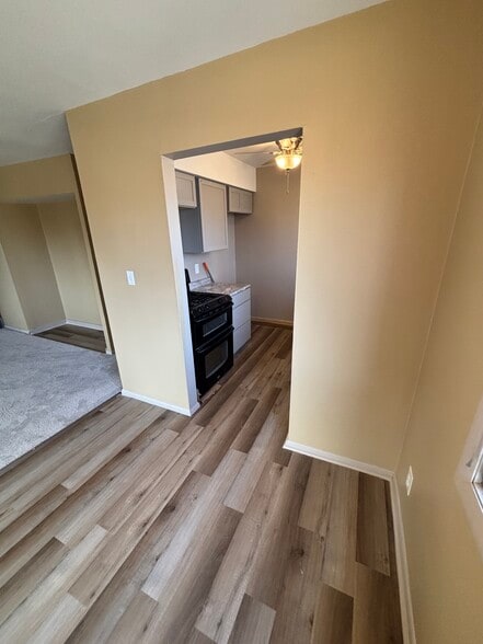 Building Photo - 224 Montana Ave