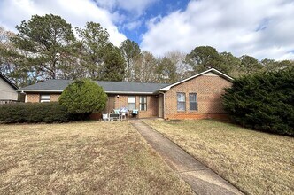 Building Photo - EAST PACES DR - 250/252