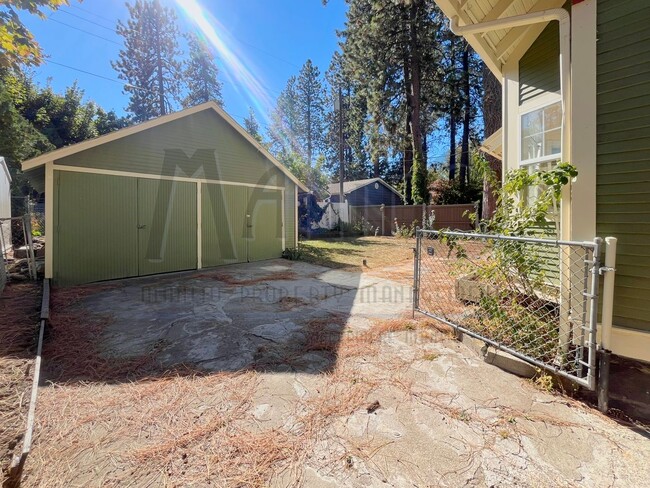 Building Photo - Beautiful South Hill Craftsman