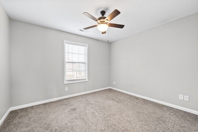 Building Photo - 739 Gaine Lynn Dr