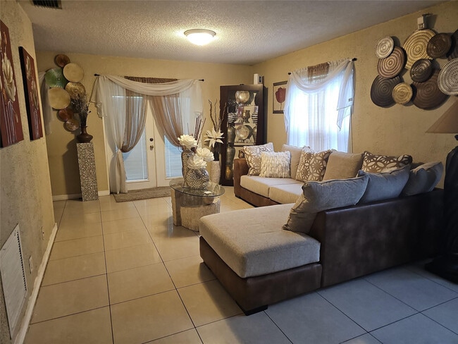 Building Photo - 189 Plumage Ln