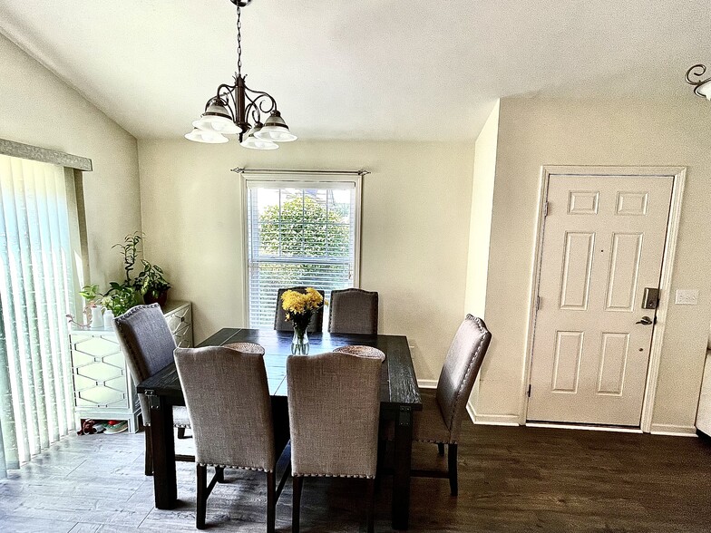 Dinning Room! - 3524 Durham Ln