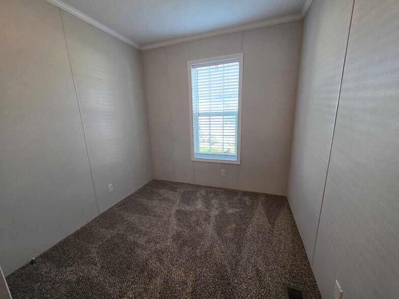 Building Photo - 3730 Birch St