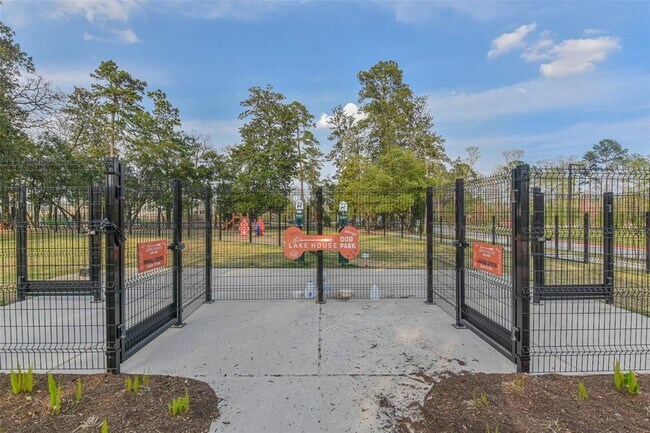 Building Photo - 550 Dry Fork Ln