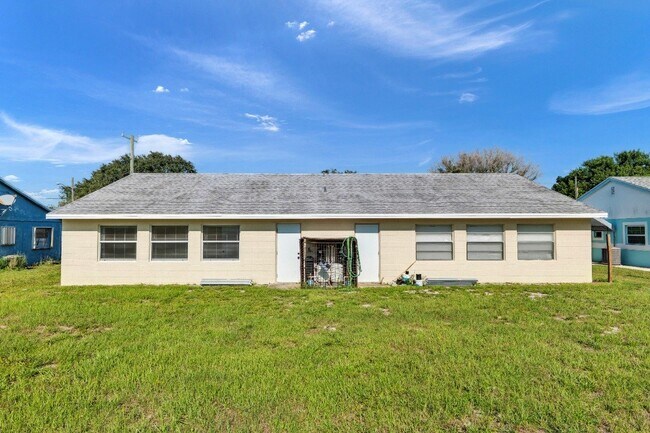 Building Photo - 2809 Jefferson Pkwy