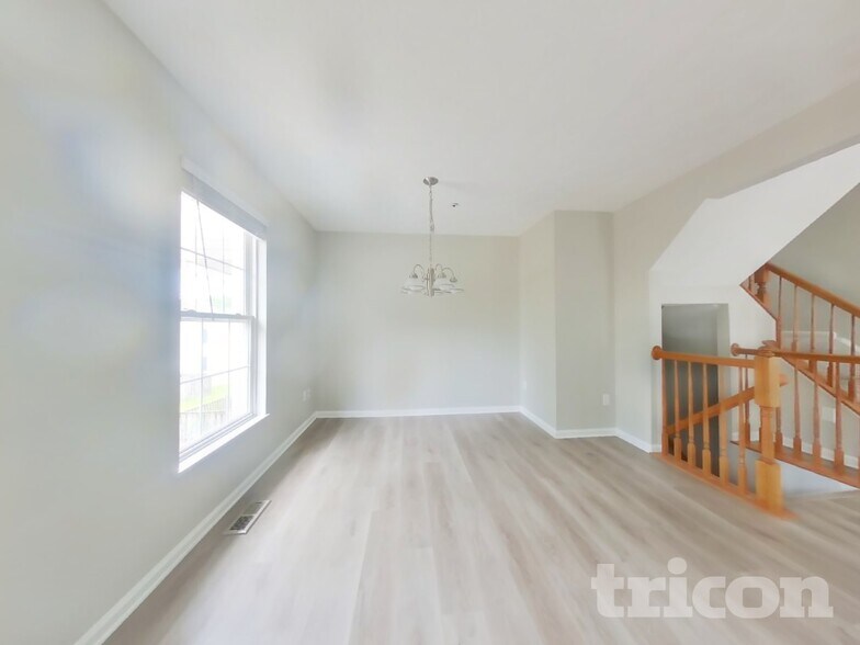 Building Photo - 2029 S Anvil Ln