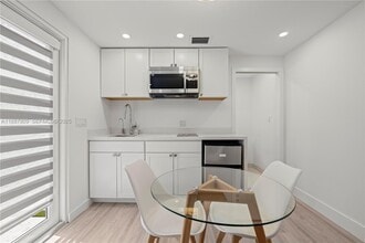 Building Photo - 5855 SW 62nd St