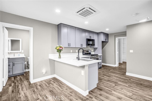 Building Photo - 9338 Emerald Ave