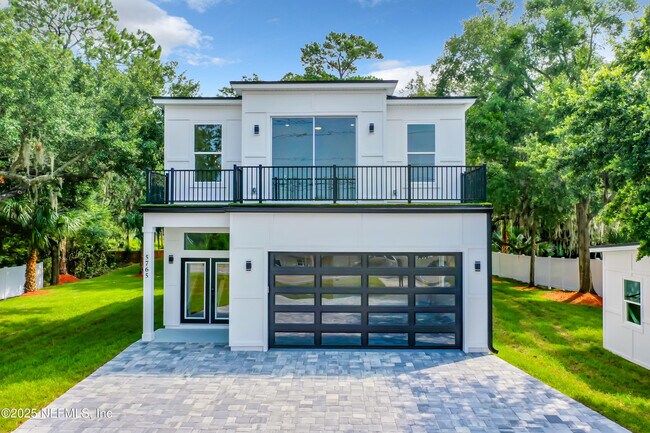 Building Photo - 5395 Heckscher Dr