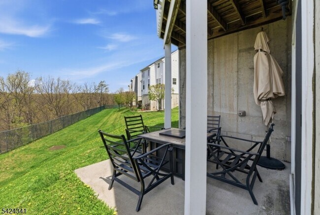 Building Photo - 263 Winding Hill Dr