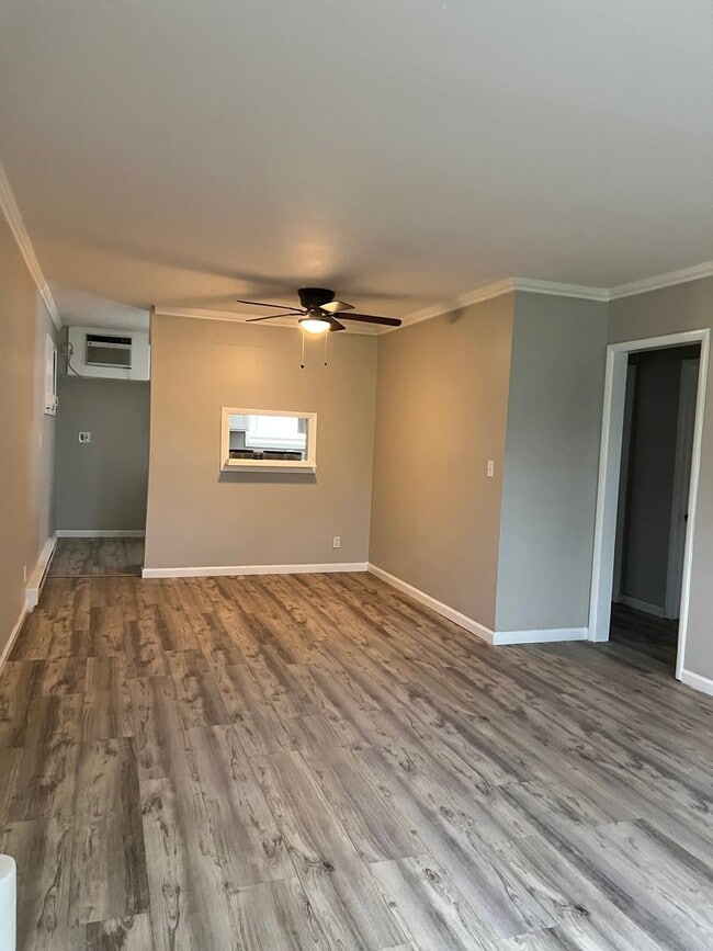 Building Photo - 6028 Laurel Hall Dr