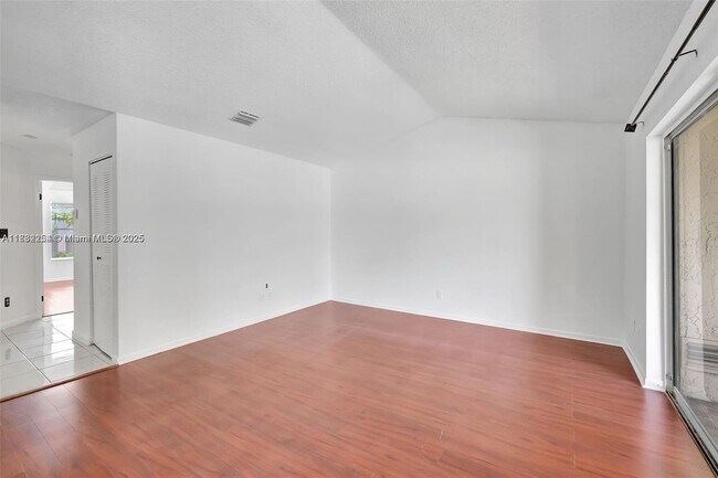 Building Photo - 937 Coral Club Dr
