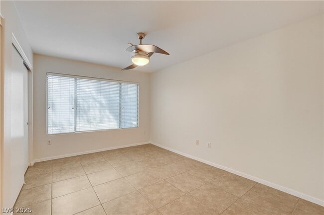 Building Photo - 5710 E Tropicana Ave