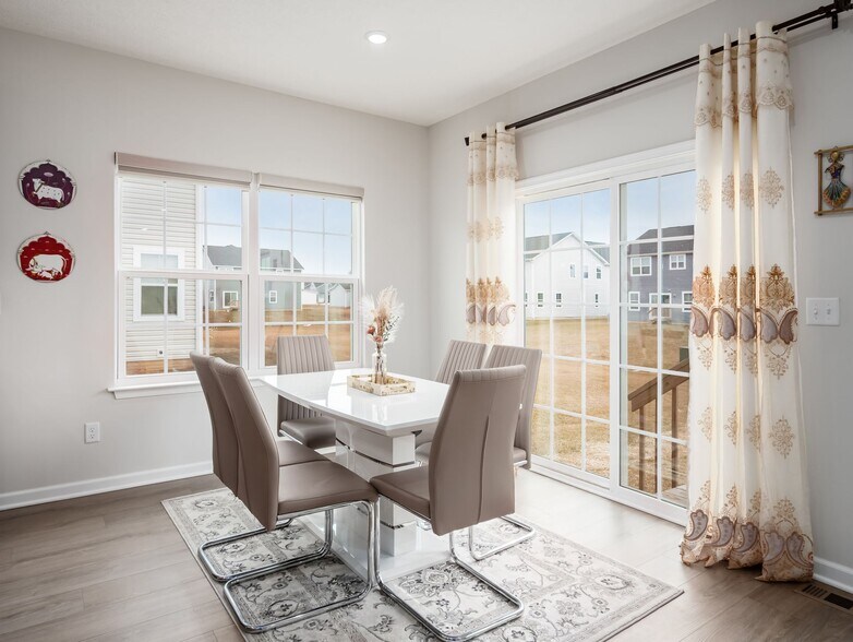 Building Photo - 128 Cameo Wds Dr