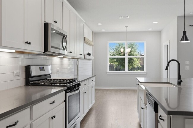 Building Photo - 103 Trailside Ln