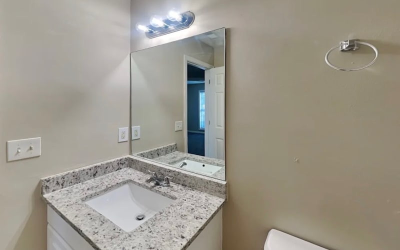 Building Photo - 759 Birchwood Ln SW