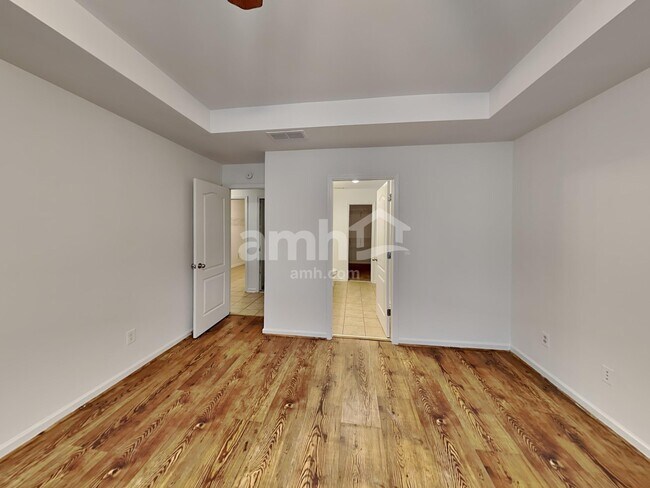 Building Photo - 5147 Scenic View Rd