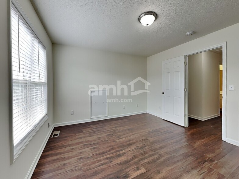 Building Photo - 150 Exeter Ct