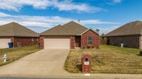 Building Photo - 110 Vienne Pl