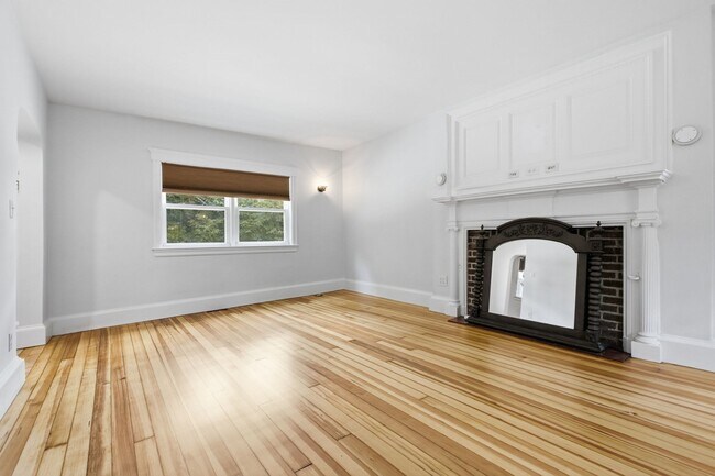 Building Photo - 81 Huntington Rd