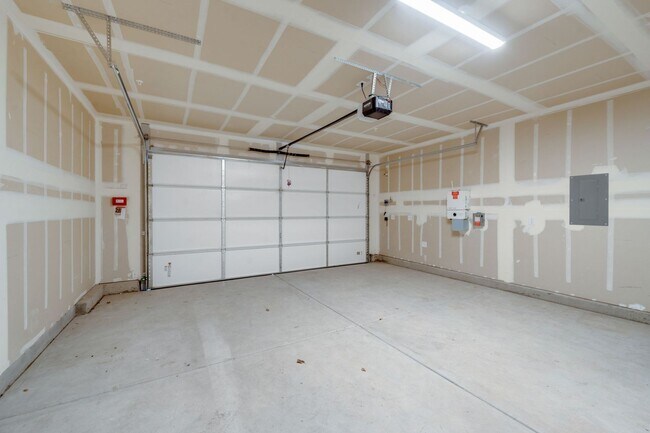 Building Photo - 2024-Built Sacramento Home with Modern Finishes & Private Backyard!