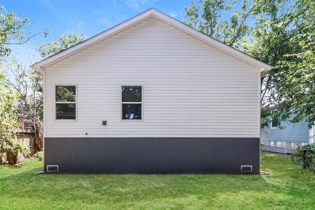 Building Photo - 774 Dillard St