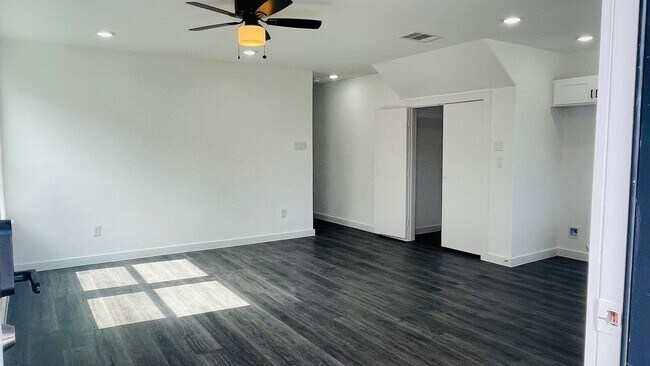 Building Photo - 7938 Cinderella St