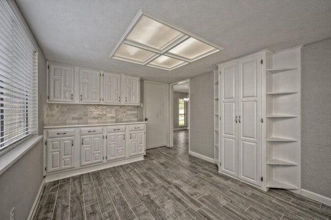 Building Photo - 5423 Dunnethead Dr