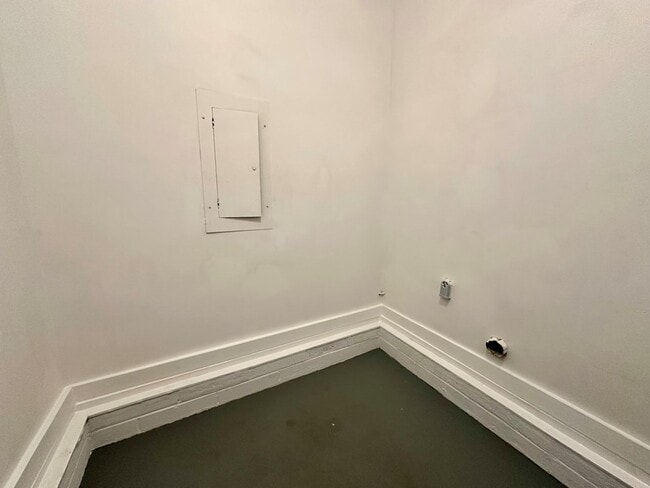 Building Photo - 1138 Philema Rd S