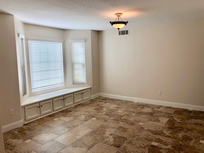 Building Photo - $2,950 Alluvial & Cedar, 4 Bedroom - N. Wo...