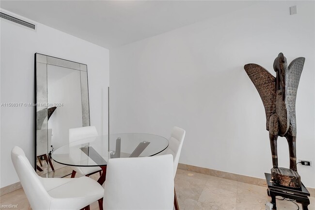 Building Photo - 1 br, 1.5 bath Condo - 801 Brickell Key Bl...