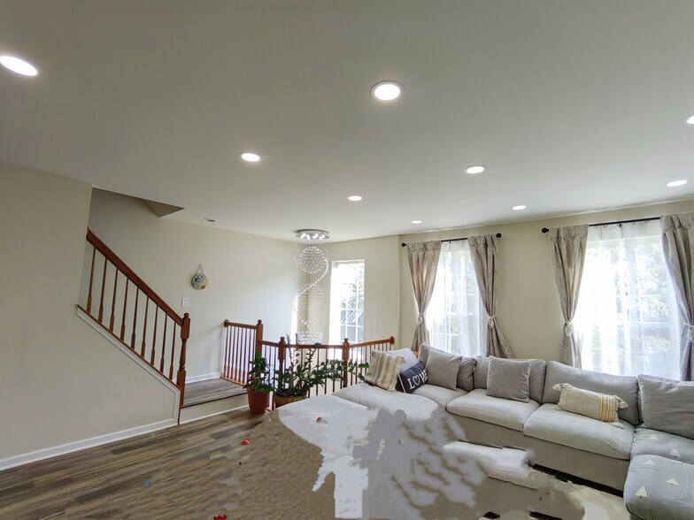 Building Photo - 43458 Laidlow St