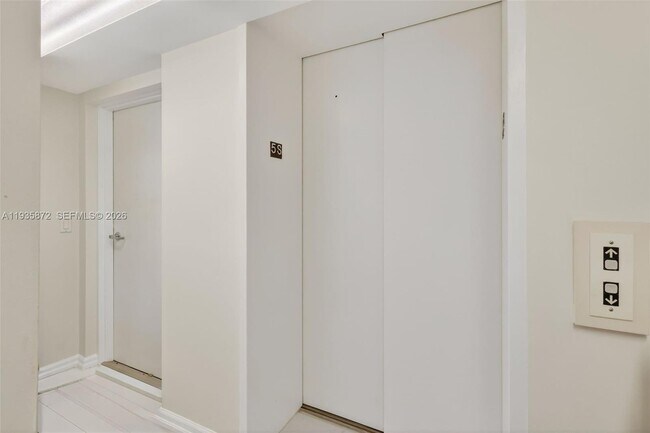 Building Photo - 4000 N Hwy A1A