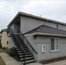 Building Photo - Lark  4 Plex