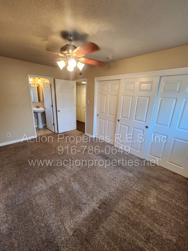 Building Photo - Action Properties R.E.S.- Central Roseville, R.V. Access, 3 Bedroom, Large Patio & Rear Yard, Nea...