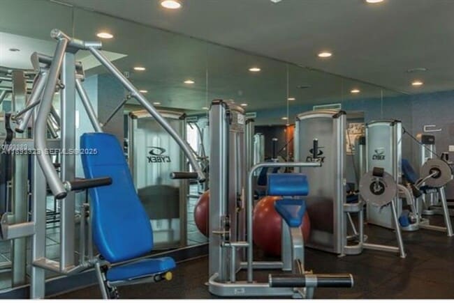 Building Photo - 7900 Harbor Island Dr