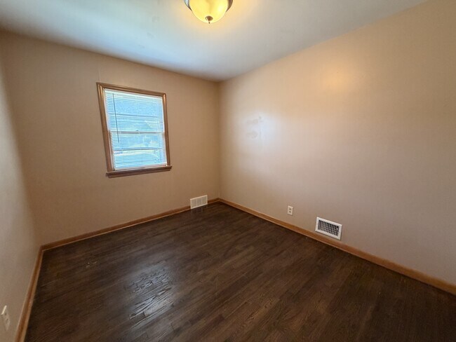Building Photo - 4010 Newport Ave