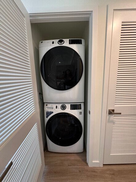 Building Photo - 144 NW 32nd St