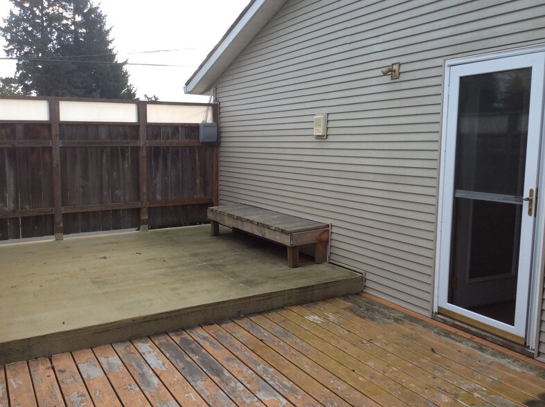 master bedroom private deck - 5095 SW 163rd Ave
