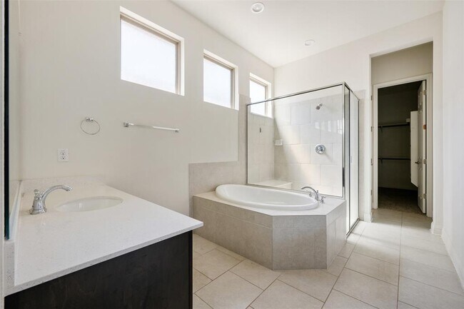 Building Photo - 4908 Globe Mallow Dr