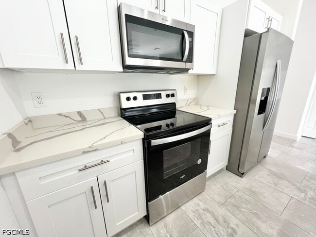 Building Photo - 4622 SW 7th Pl