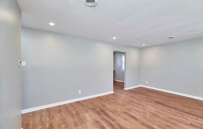 Building Photo - 3335 Boca Raton Dr