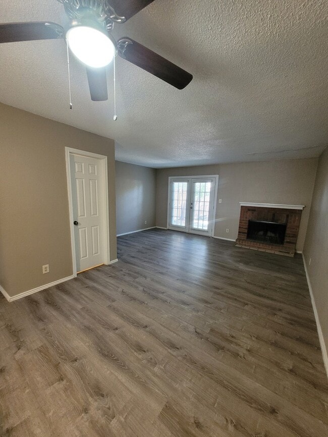 Building Photo - 2 story, 2 bed 2.5 bath townhome at Sagewo...