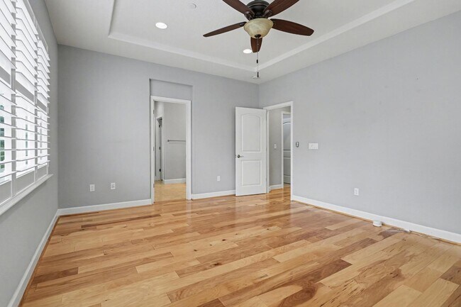 Building Photo - 568 Selby Lane