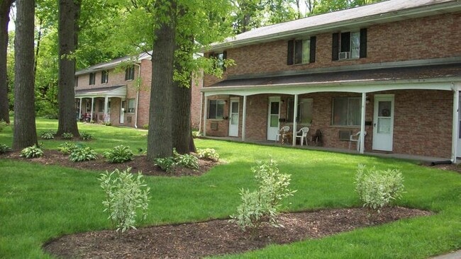 Building Photo - 463 Brentwood Dr