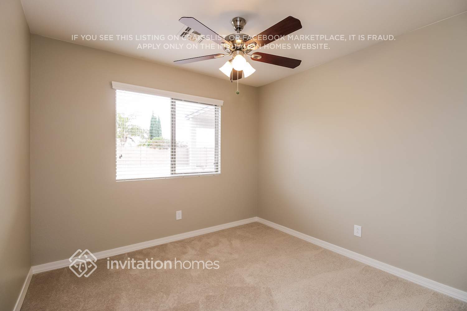 Building Photo - 30737 N Royal Oak Way